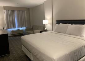 Wingate by Wyndham JFK Airport/Far Rockaway 2