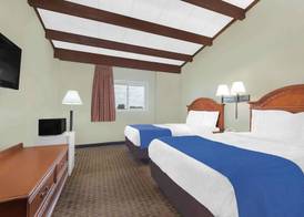 Travelodge by Wyndham Lima OH 5