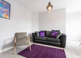 Lovely One-bedroom Serviced Apartment in Eccles 4