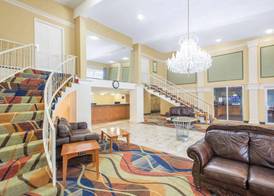 Days Inn by Wyndham Roanoke Hollins Near I-81 2