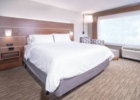 Holiday Inn Express & Suites BREVARD – CITY CENTER by IHG 3