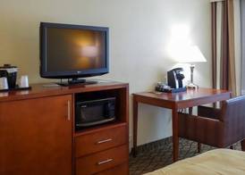 Country Inn & Suites by Radisson, Mishawaka - South Bend 3