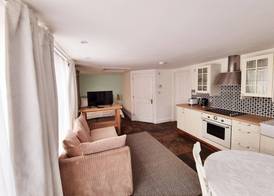 Oak Tree Rooms 5