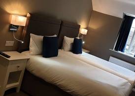 The Thatch Inn 5