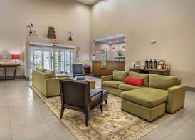 Country Inn & Suites by Radisson, St Petersburg - Clearwater, FL 3