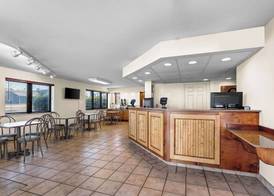 Quality Inn & Suites at Dollywood Lane 2