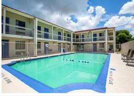 Days Inn & Suites by Wyndham Texas City - Galveston Area 4