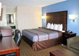SureStay Hotel by Best Western Terrell 4