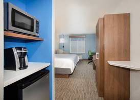 Holiday Inn Express & Suites CHOWCHILLA - YOSEMITE PK AREA by IHG 2