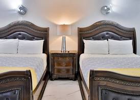Diplomat Inn 3