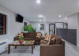Super 8 by Wyndham Florence 3