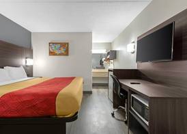 Econo Lodge Creedmoor - Butner 5