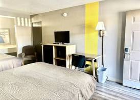 Super 8 by Wyndham Albuquerque Downtown 5