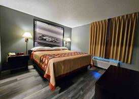 Super 8 by Wyndham Cloverdale IN 3