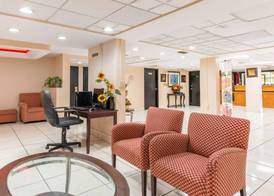 Quality Inn & Suites Orlando Airport 4