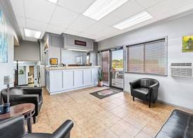 Super 8 by Wyndham Independence Kansas City 4