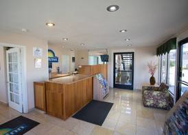 Days Inn by Wyndham Oceanside 3