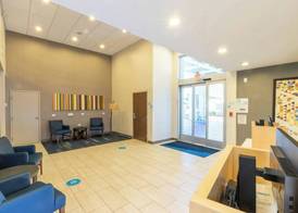 Holiday Inn Express ANAHEIM WEST by IHG 2