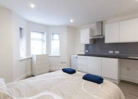 Radstock Road - Room 1b 2