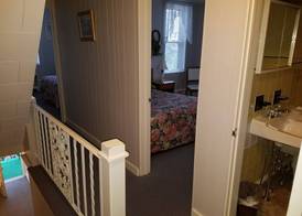 Simmons Motel and Suites 4
