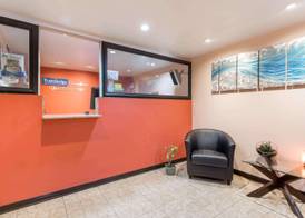 Travelodge by Wyndham Phoenix Downtown 4