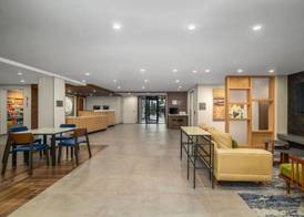 Fairfield by Marriott Inn & Suites Clinton 2