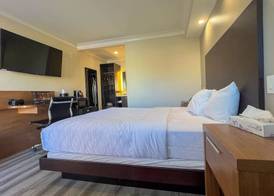 Greenwich Inn 4