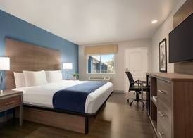 Torch Lite Inn at the Beach Boardwalk 5