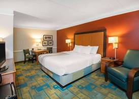 La Quinta Inn by Wyndham Colorado Springs Garden of the Gods 5