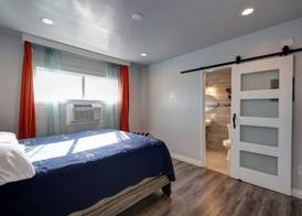 Tradewinds Airport Hotel 4