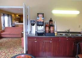 Days Inn by Wyndham Plainfield 3