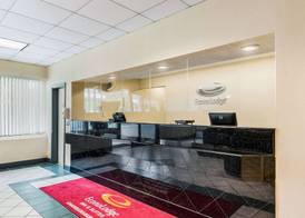 Econo Lodge Inn & Suites Chambersburg Central 2
