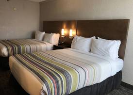 Country Inn & Suites by Radisson, Mt. Pleasant-Racine West, WI 5