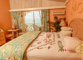 Coco Reef Resort and Spa 4