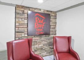 Red Roof Inn & Suites Fayetteville-Fort Bragg 3