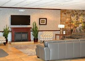 Ramada by Wyndham State College Hotel & Conference Center 2