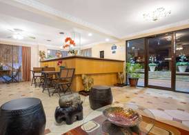 Days Inn by Wyndham Lake City 3