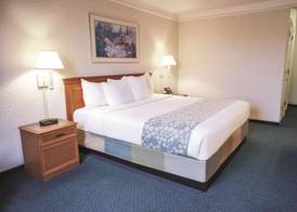 La Quinta Inn by Wyndham Moline Airport 5