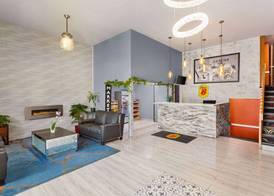Super 8 by Wyndham Lenexa Overland Park Area/Mall Area 3