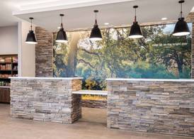 La Quinta Inn and Suites by Wyndham Lincoln 2