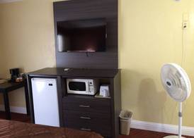Americas Best Value Presidents Inn on Munras 5