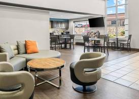 Super 8 by Wyndham Weatherford 3