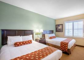 staySky Suites I-Drive Orlando Near Universal 4