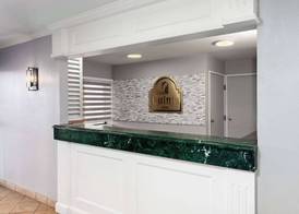 La Quinta Inn by Wyndham Cleveland Independence 4