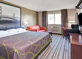 Super 8 by Wyndham Roseville/Detroit Area 5
