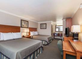 Travelodge by Wyndham Sylmar CA 5
