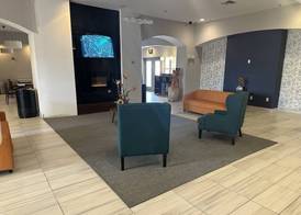 La Quinta Inn & Suites by Wyndham Albuquerque Midtown 4