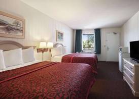 Days Inn by Wyndham Gilroy 5