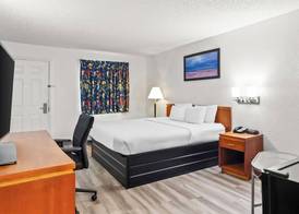 Homestay Inn and suites 4