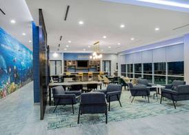 La Quinta Inn & Suites by Wyndham Galveston North at I-45 5